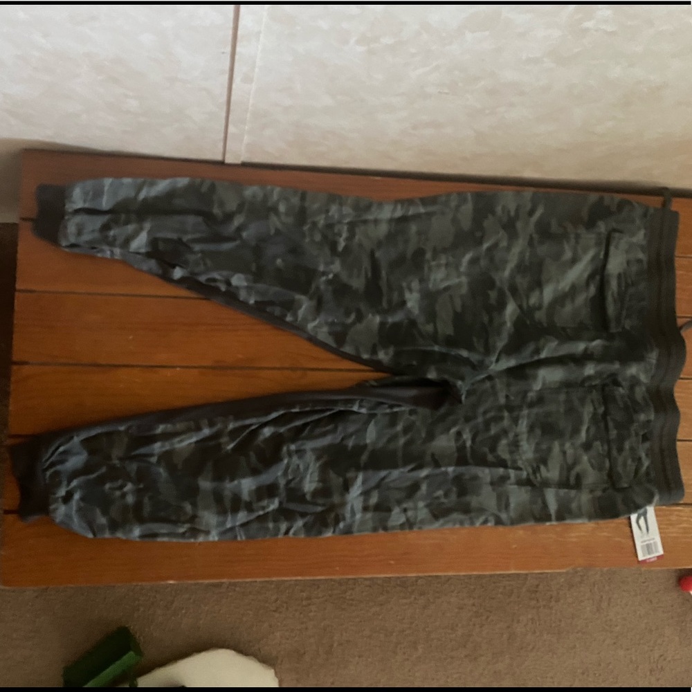 Seven size XL joggers